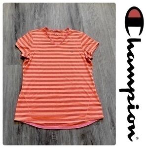 🛍️ 2/$12
CHAMPION size medium women’s short sleeve tee shirt top. Great colour.